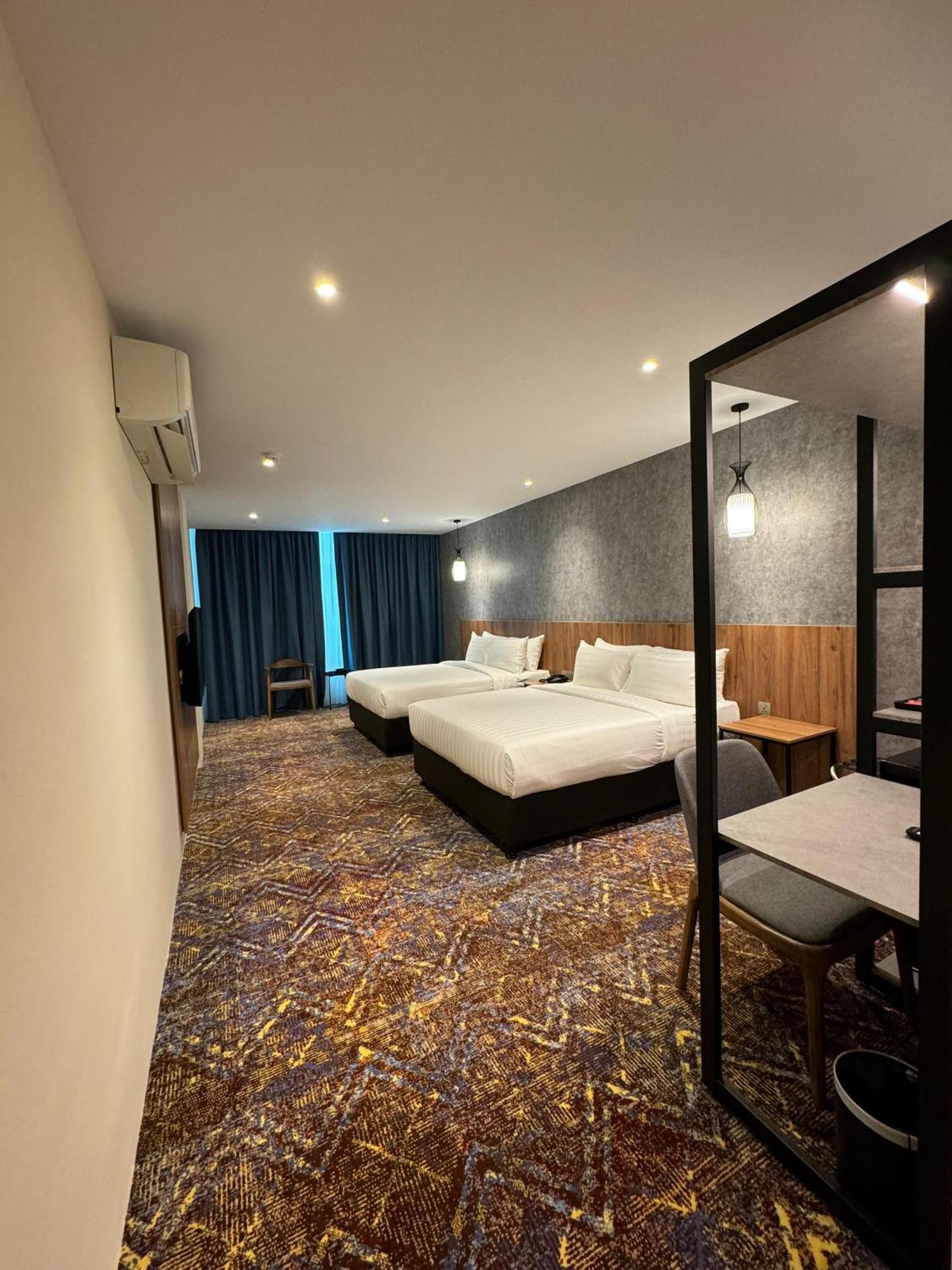Le'Genda Hotel Kajang Exterior photo