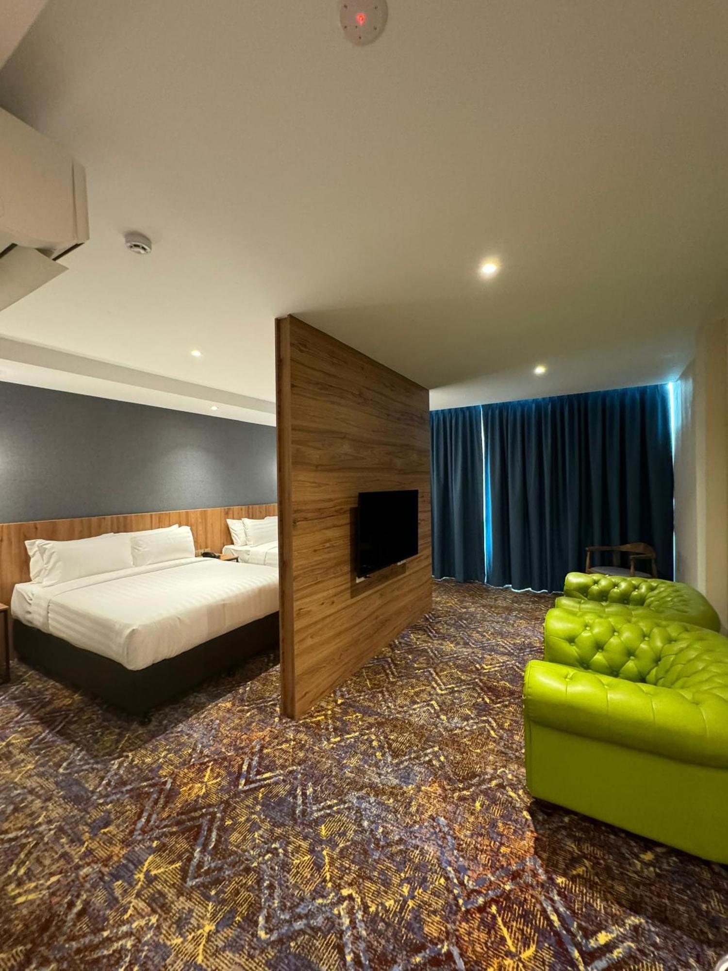 Le'Genda Hotel Kajang Exterior photo