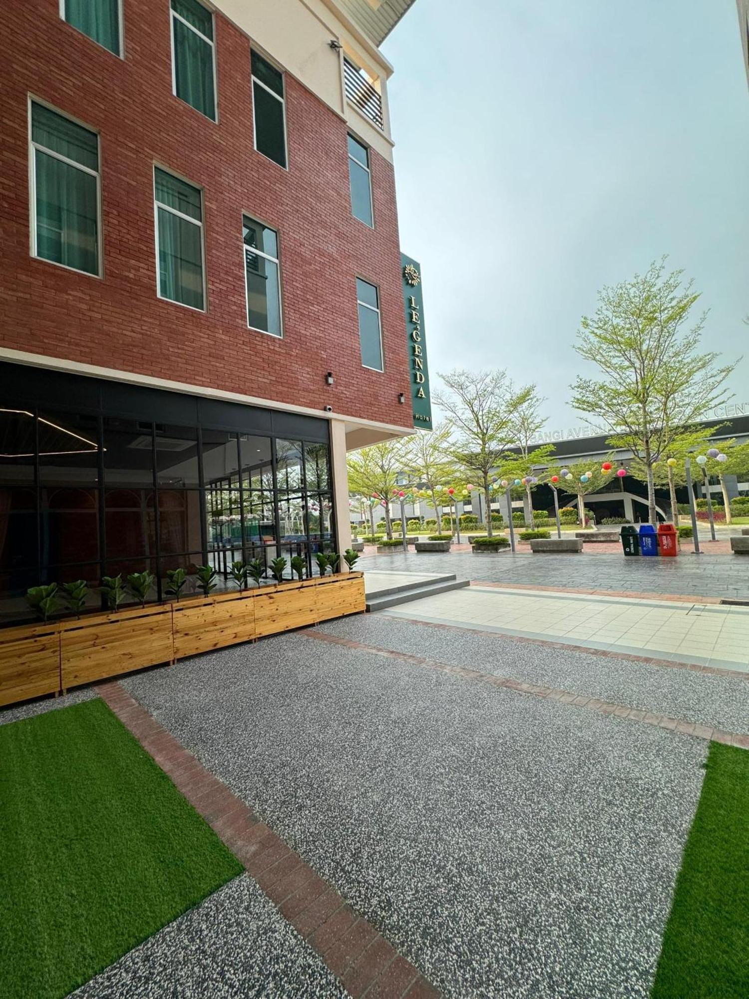 Le'Genda Hotel Kajang Exterior photo